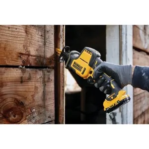 12v-xr-reciprocating-saw-2-aku-2ah-1817-wlononwcreh46.webp