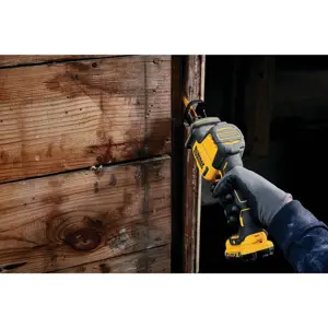 12v-xr-reciprocating-saw-2-aku-2ah-2093-wlononwcreh46.webp