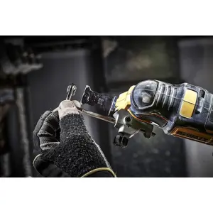 18v-xr-tool-oscillating-multi-tool-without-battery-and-order-18116-wlononwcrbob4-ac.webp