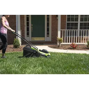 33-cm-cordless-mower-greenworks-gd24lm33k4-2516107ub-charger-20435-nakgrwkos0025.webp