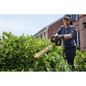 54v-xr-fv-hedge-trimmer-1x9ah-77240-wlononwcrfkpi.webp