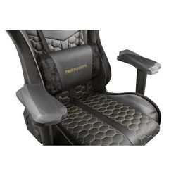 GAMTRUFOT0020_7.jpg