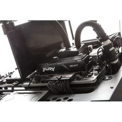 PAMKINDR40708_8.jpg