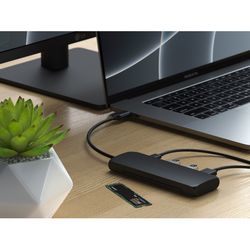 Satechi Aluminium USB-C Hybrid Multiport adapter (SSD Enclosure, HDMI 4K, 2 x USB-A 3.1 Gen 2 up to 10 Gbps) - crna