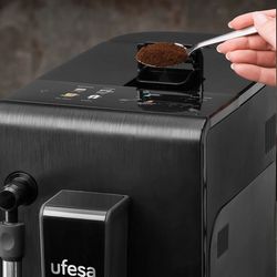 UFEGA-71706546_25004.jpg