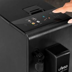 UFEGA-71706546_25005.jpg