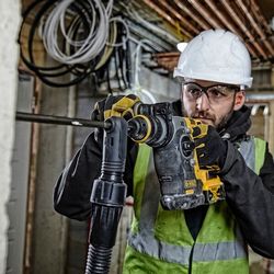Bezčetkasti udarni bušilica DEWALT DCH274P2T (18V, 2.1J, 2 x 5,0Ah XR Li-Ion, SDS-Plus, uključuje držač)
