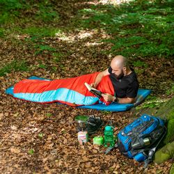 Vreća za spavanje NILS CAMP NC2012 (crveno-plava)