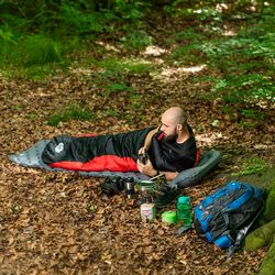 Vreća za spavanje NILS CAMP NC2012 (crna i crvena)
