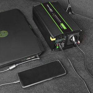 Pretvarač napajanja/inverter QOLTEC Monolith Auto (2000 W) crni