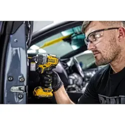 akumulatorska-odvijac-dewalt-dcf601d2-12v-14-8nm-2x20ah-90956-wlononwcr0461.webp