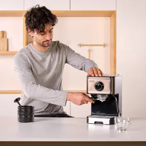 aparat-za-espresso-black-and-decker-bxco1200e-1200-w-s-termo-16245-agdbdeexp0004.webp