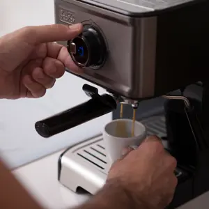 aparat-za-espresso-black-and-decker-bxco1200e-1200-w-s-termo-26670-agdbdeexp0004.webp