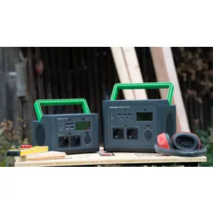 apc-pps730-gr-portable-power-station-lithium-ion-li-ion-995--83333-wlononwcrolfw.webp