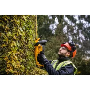 bezicni-trimer-za-zivicu-dewalt-18v-xr-brushless-55cm-bez-ka-58551-wlononwcr0363.webp