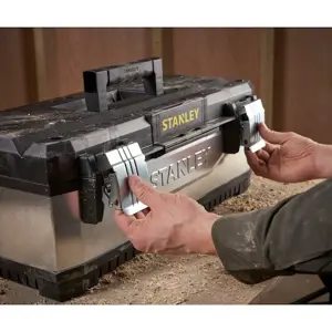 black-decker-1-95-619-tool-storage-case-black-silver-plastic-91621-wlononwcrci02.webp