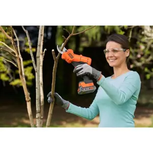 black-decker-akku-gartenschere-18v20ah-bcpp18d1-power-shear-4866-wlononwcrfjyp.webp