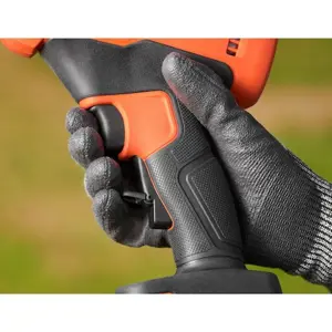 black-decker-akku-gartenschere-18v20ah-bcpp18d1-power-shear-72185-wlononwcrfjyp.webp