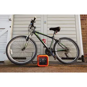 black-decker-asi400-xj-air-compressor-160-lmin-36804-nakbdekom0002.webp