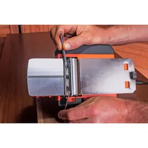 black-decker-bew712-qs-power-hand-planer-orange-710-w-22323-wlononwcriw57.webp