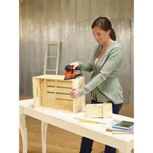 black-decker-ka2500k-qs-portable-sander-49129-nelbdeosc0004.webp