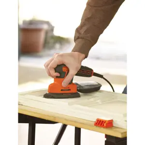 black-decker-ka2500k-qs-portable-sander-52382-nelbdeosc0004.webp