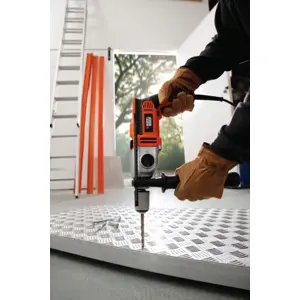 black-decker-kr1102k-3200-rpm-keyless-75036-nelbdewie0005.webp