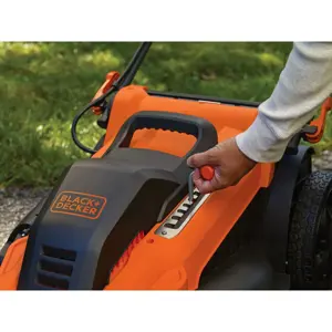 black-decker-lm2000-qs-lawn-mower-walk-behind-lawn-mower-ac--55781-wlononwcritmc.webp
