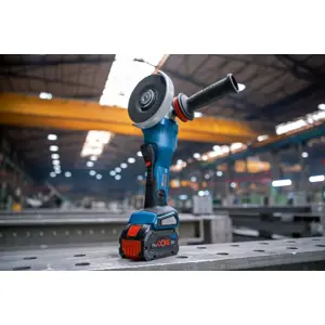 bosch-combo-kit-18v-gsr-18v-90c-gws-18v-15-psc-gkm-18v-50-gg-49354-wlononwcreid3.webp