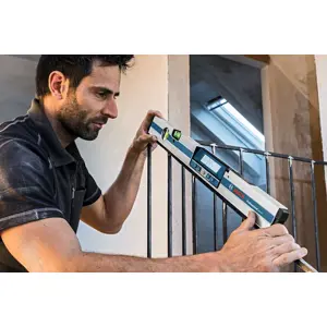 bosch-electronic-spirit-level-60cm-gim60-69246-wlononwcregfs.webp