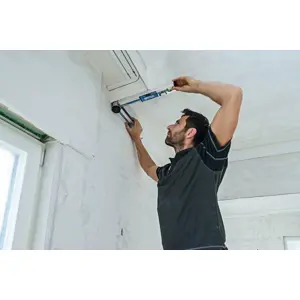 bosch-gam-220-digital-protractor-37978-wlononwcredxs.webp