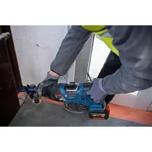 bosch-reciprocating-saw-gsa-185-li-solo-18589-wlononwcreen4.webp