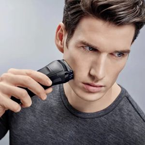 braun-series-3-300s-electric-shaver-black-48622-300s.jpg