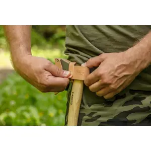 bushcraft-hatchet-in-a-400g-case-68250-wlononwcreze5.webp