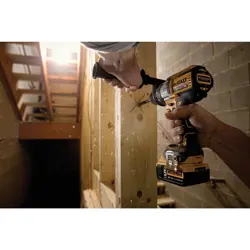 busilica-dewalt-dcd991p2-crna-siva-zuta-2000-okretaja-u-minu-17842-wlononwcrbnd3.webp