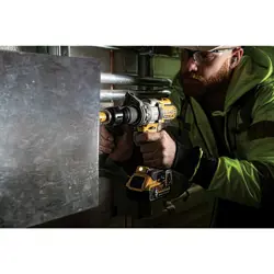 busilica-dewalt-dcd991p2-crna-siva-zuta-2000-okretaja-u-minu-18209-wlononwcrbnd3.webp