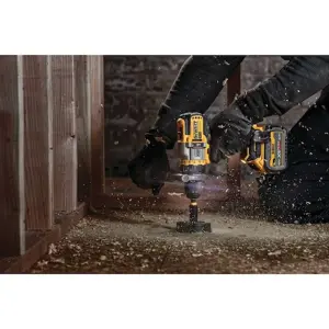busilica-dewalt-dcd999nt-18v-1-x-9ah-crna-bezicna-5893-wlononwcrbw27.webp
