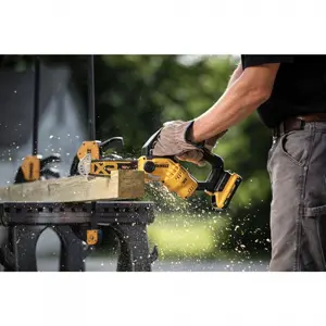 chainsaw-aku-xr-18v-20cm-dcmps520n-dewalt-17768-nakdewpla0008.webp