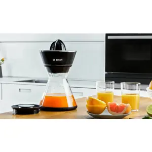 citruseta-bosch-mcp72gpb-plastika-nehrdajuci-celik-crna-proz-53829-agdboswyc0010.webp