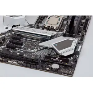 corsair-mp600-core-xt-4-tb-m2-pci-express-40-nvme-qlc-3d-nan-94409-wlononwcrecn5.webp