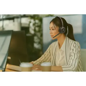 creative-labs-51ef1290aa000-headphonesheadset-84469-wlononwcrpba2.webp