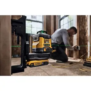 dewalt-18v-dcle34031n-3x360-line-laser-93556-wlononwcr0477.webp