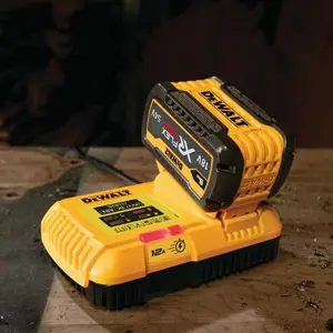 dewalt-dcb117-qw-cordless-tool-battery-charger-battery-charg-39729-wlononwcritnk.webp