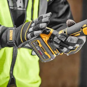 dewalt-dcg409nt-xj-angle-grinder-125-cm-9000-rpm-18-kg-59272-nakdewska0020.webp
