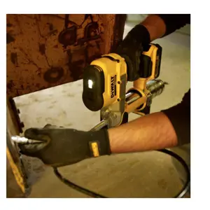 dewalt-dcgg571m1-power-grease-gun-71570-wlononwcrboau.webp