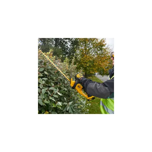 dewalt-dcm563p1-qw-power-hedge-trimmer-single-blade-34-kg-56901-wlononwcraiso.webp