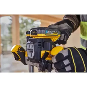 dewalt-dcw620nt-xj-routertrimmer-black-yellow-23000-rpm-34266-wlononwcrgatx.webp
