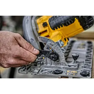 dewalt-dwe576k-circular-saw-blackyellow-49229-wlononwcrblb6.webp