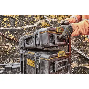 dewalt-dwst83293-1-tool-storage-case-93812-wlononwcrbhye.webp