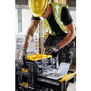 dewalt-tstak-iii-black-yellow-dwst1-70705-59360-wlononwcrbixd.webp
